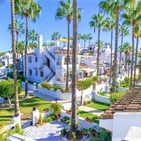 Holiday home Beautiful 2 Bedroom With Communal Pools