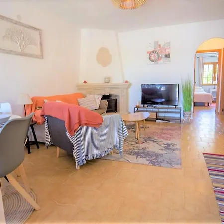 Holiday home Beautiful 2 Bedroom With Communal Pools *