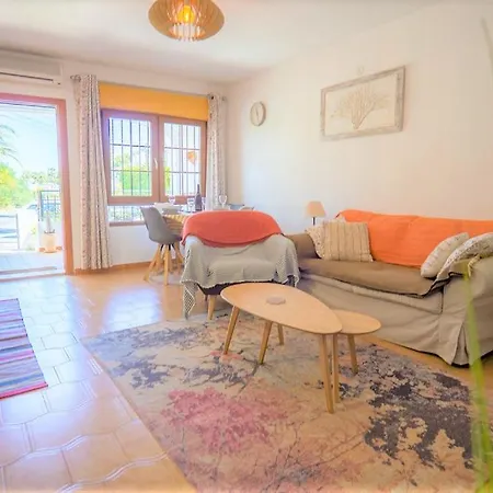 Holiday home Beautiful 2 Bedroom With Communal Pools *