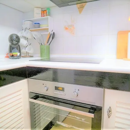 Beautiful 2 Bedroom With Communal Pools *