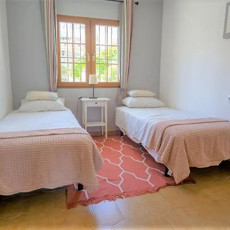 Beautiful 2 Bedroom With Communal Pools * Villamartin (Valencia)
