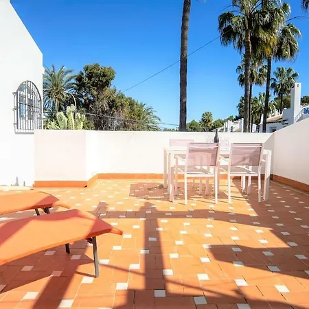 Beautiful 2 Bedroom With Communal Pools