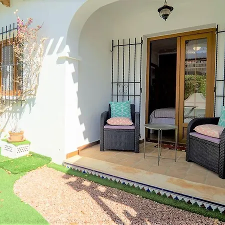 Beautiful 2 Bedroom With Communal Pools Holiday home *